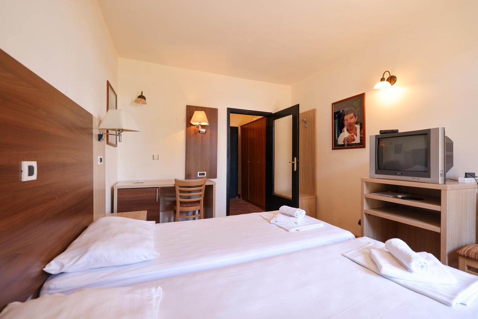 Tribunia Beach Hotel Tribalj Zewnętrze zdjęcie