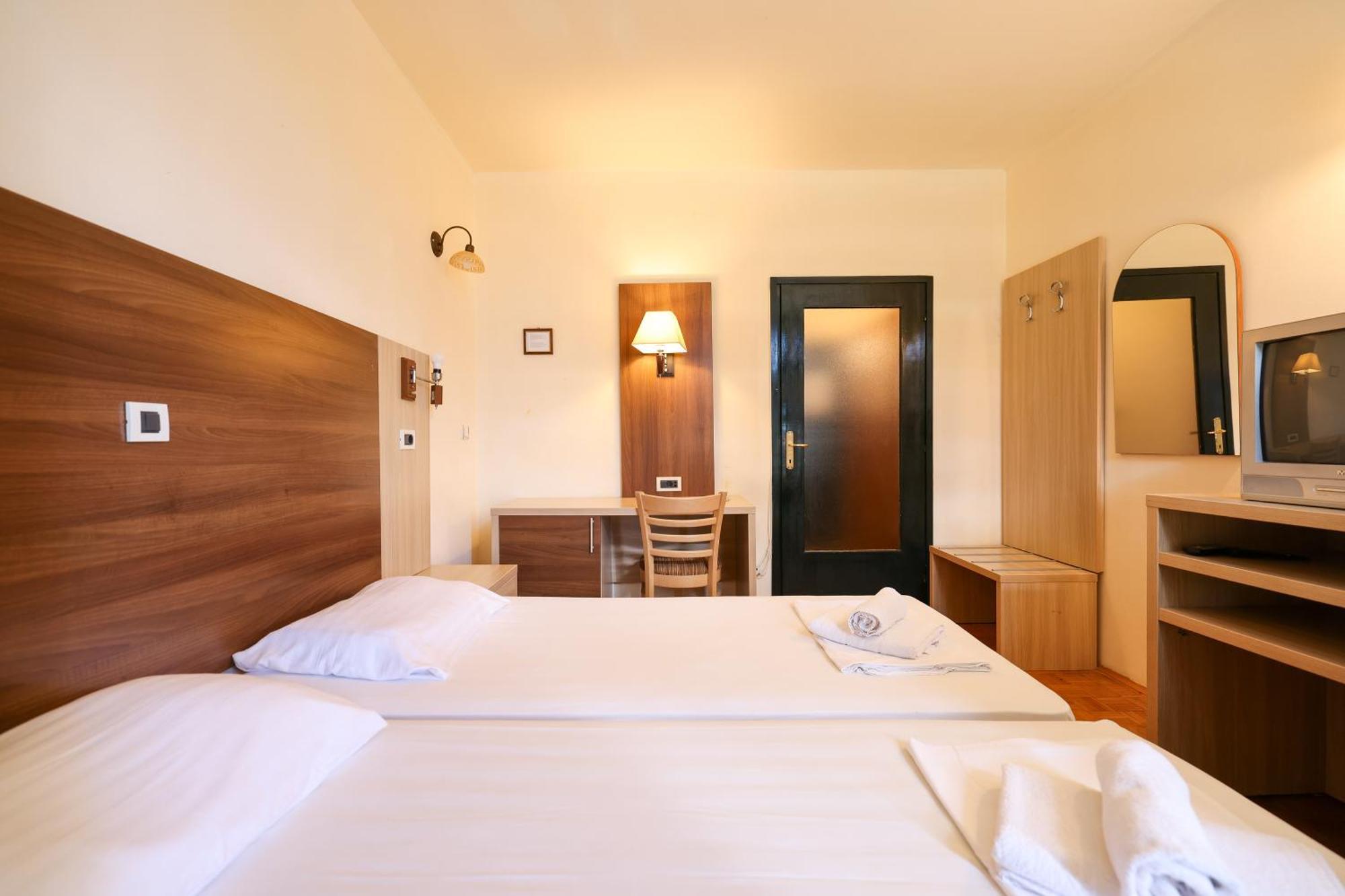 Tribunia Beach Hotel Tribalj Zewnętrze zdjęcie