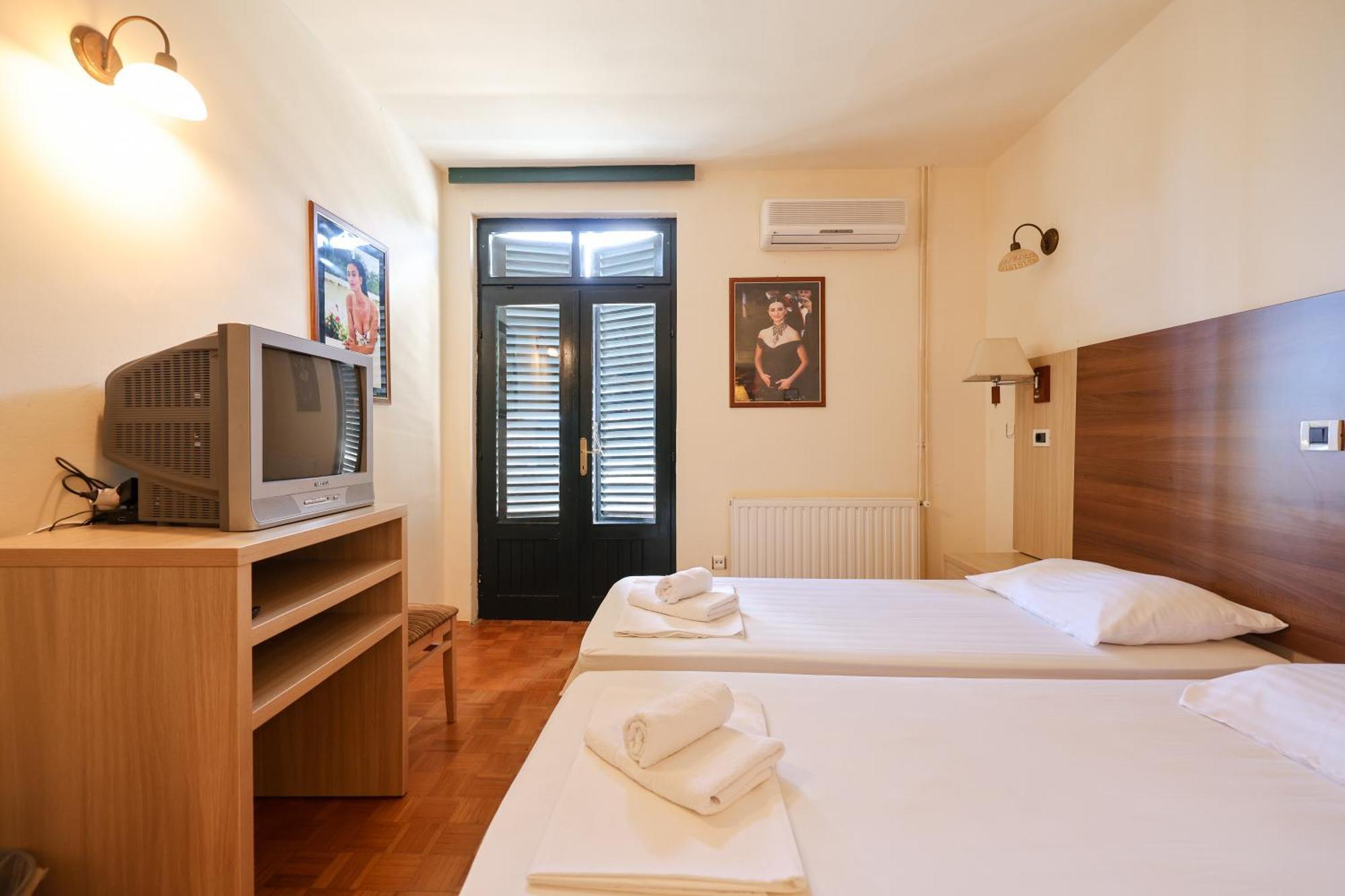 Tribunia Beach Hotel Tribalj Zewnętrze zdjęcie