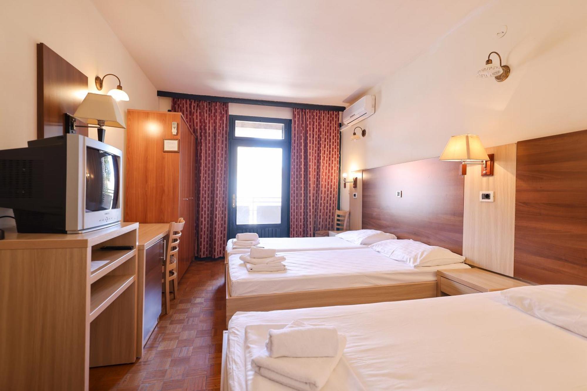 Tribunia Beach Hotel Tribalj Zewnętrze zdjęcie