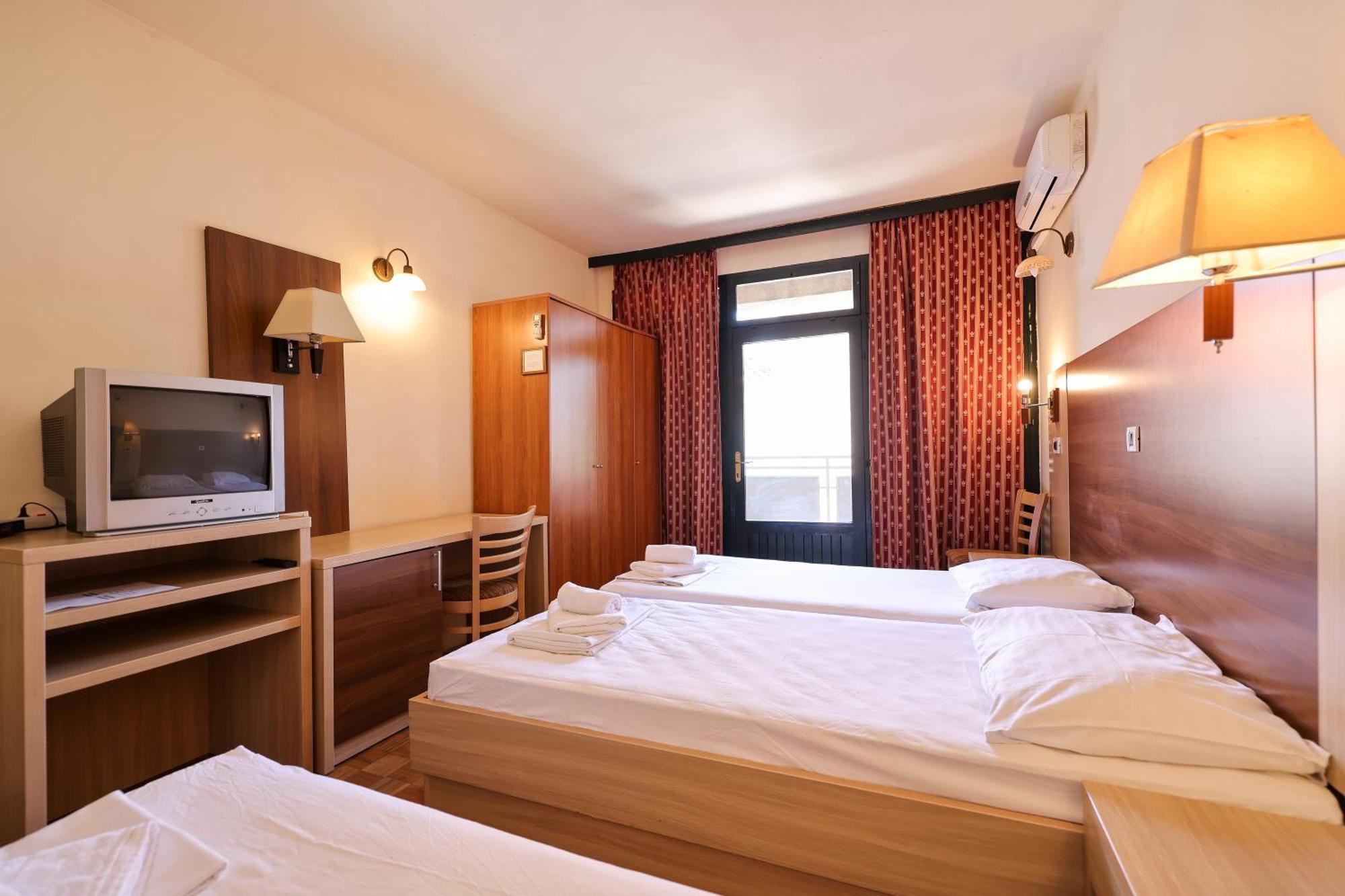 Tribunia Beach Hotel Tribalj Zewnętrze zdjęcie