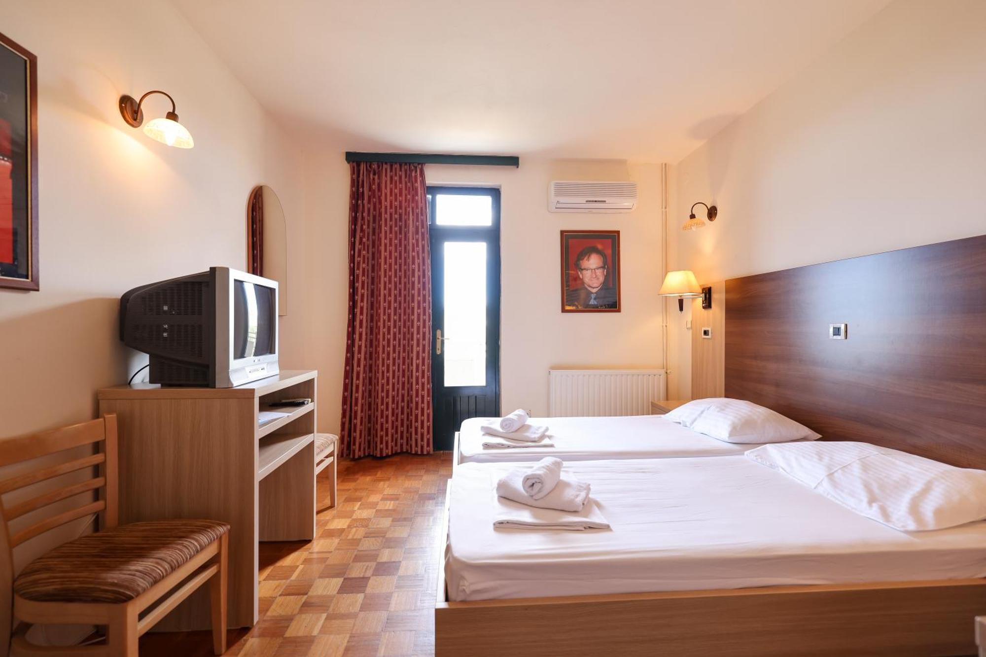 Tribunia Beach Hotel Tribalj Zewnętrze zdjęcie