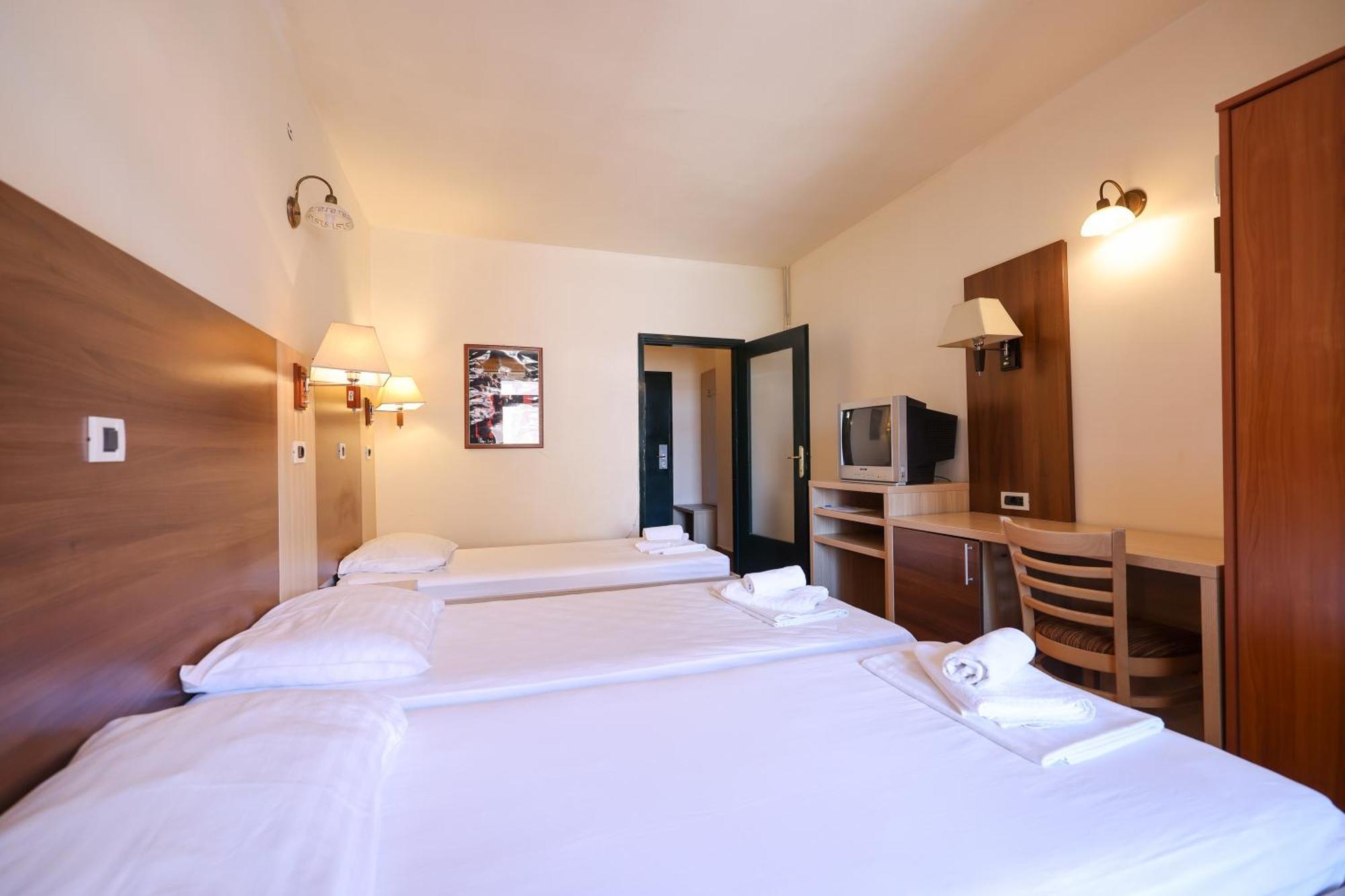 Tribunia Beach Hotel Tribalj Zewnętrze zdjęcie
